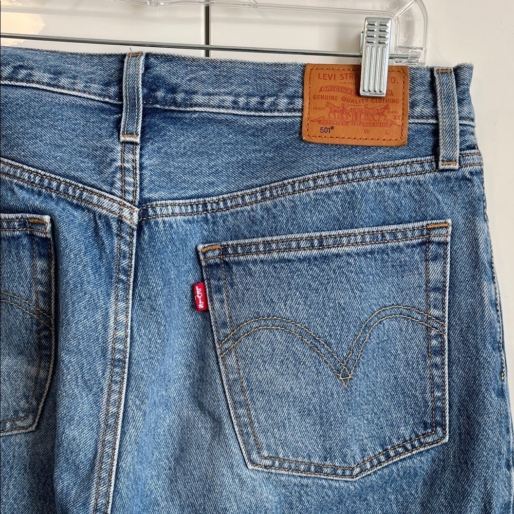 Levi's 501 Women's Boot Cut Denim Jeans in Blue Vintage Wash, Size 30